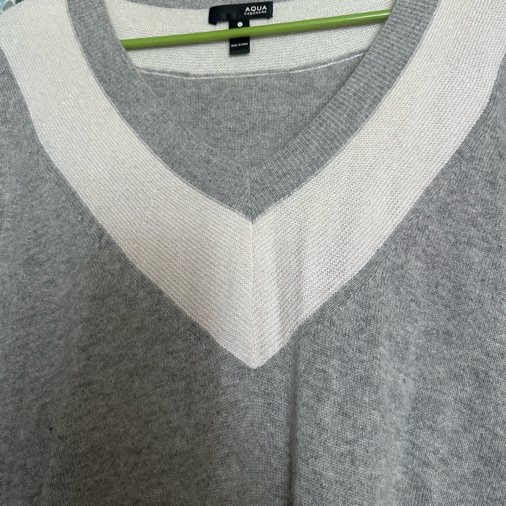 Aqua Cashmere Gray and Cream Knit